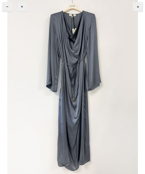 Longues robes en satin, Fabrication Italienne